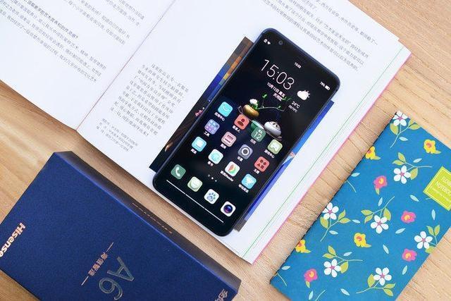 海信A6双屏手机自带移动图书馆，水墨屏电子书加持舒适更护眼
