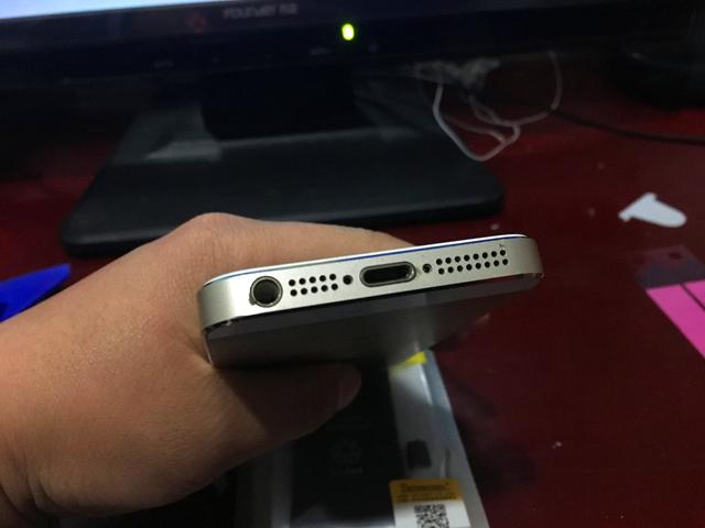 苹果手机自动关机,iPhone手机更换电池全过程